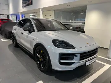 PORSCHE Cayenne Turbo E-Hybrid GT-Paket