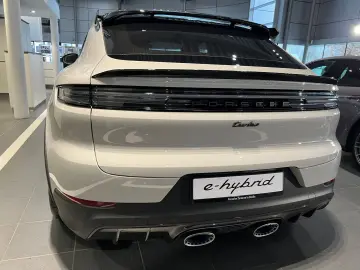 PORSCHE Cayenne Turbo E-Hybrid GT-Paket