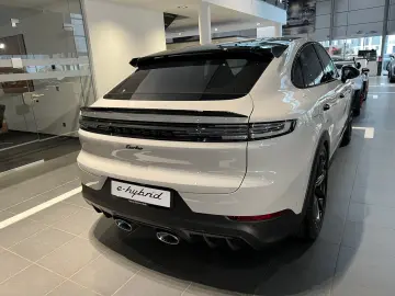 PORSCHE Cayenne Turbo E-Hybrid GT-Paket