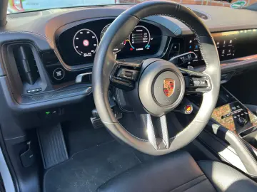 PORSCHE Cayenne Turbo E-Hybrid GT-Paket