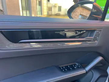 PORSCHE Cayenne Turbo E-Hybrid GT-Paket
