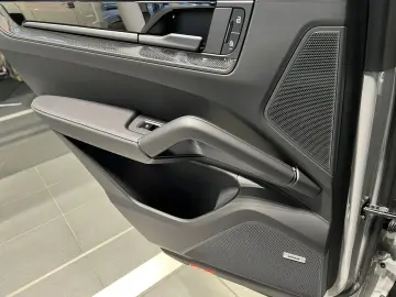 PORSCHE Cayenne Turbo E-Hybrid GT-Paket