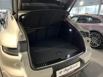 PORSCHE Cayenne Turbo E-Hybrid GT-Paket