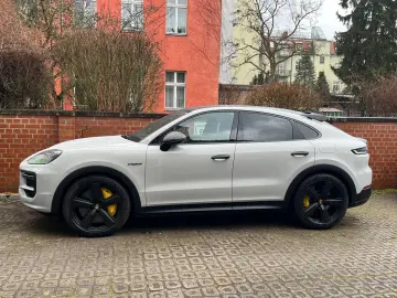 PORSCHE Cayenne Turbo E-Hybrid GT-Paket