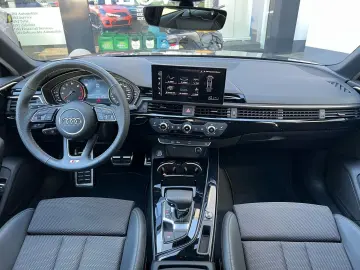 AUDI A4 35 TFSI S-Line LED Navi PDC CarPlay 19 LM