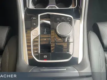 BMW X6 xDrive40d Navi AHK HUD 360  Standhzg ACC 22