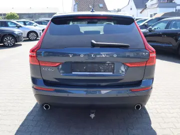 VOLVO XC60 D3 Momentum AHK