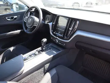 VOLVO XC60 D3 Momentum AHK