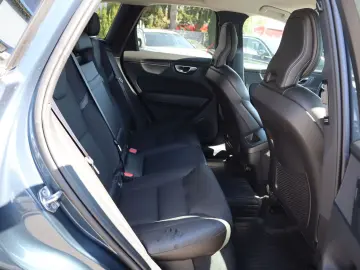 VOLVO XC60 D3 Momentum AHK