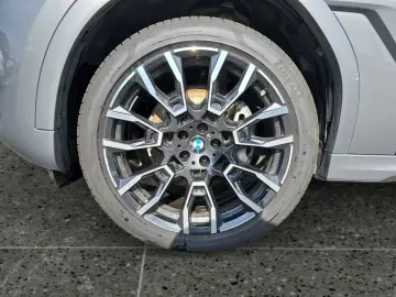 BMW X6 xDrive40d Luftfederung 21 Zoll AHK Panorama