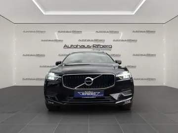 VOLVO XC60 D4 Momentum 2WD AUT NAVI 19Z KAMERA LEDER