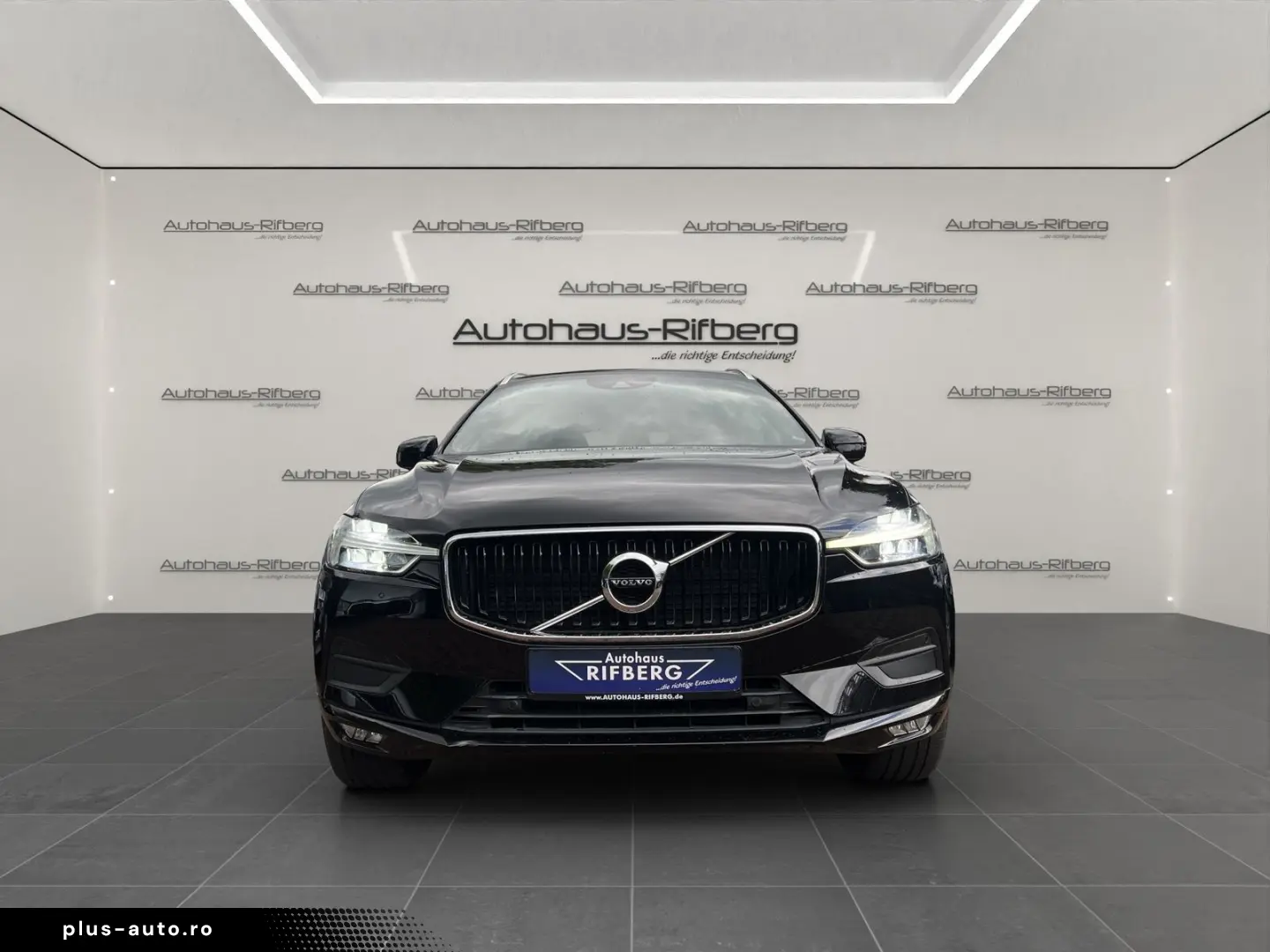 VOLVO XC60 D4 Momentum 2WD AUT NAVI 19Z KAMERA LEDER
