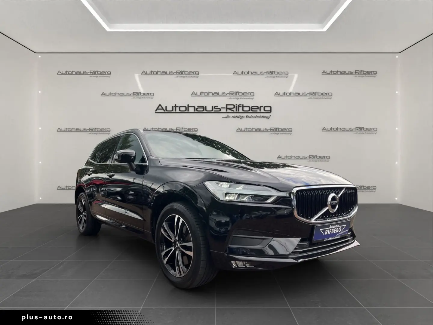 VOLVO XC60 D4 Momentum 2WD AUT NAVI 19Z KAMERA LEDER