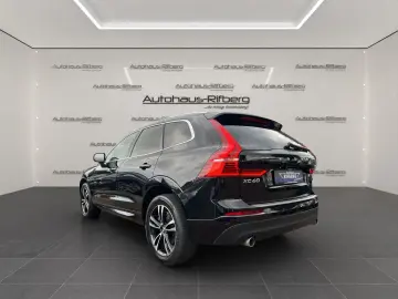 VOLVO XC60 D4 Momentum 2WD AUT NAVI 19Z KAMERA LEDER
