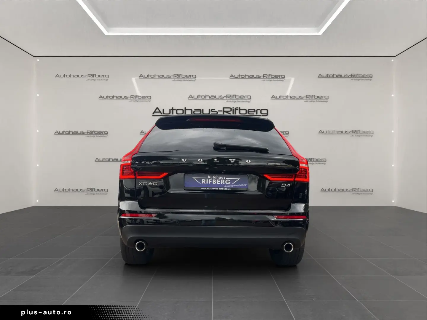 VOLVO XC60 D4 Momentum 2WD AUT NAVI 19Z KAMERA LEDER
