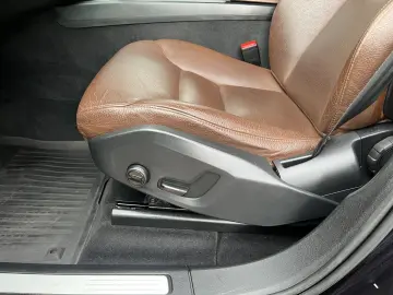 VOLVO XC60 D4 Momentum 2WD AUT NAVI 19Z KAMERA LEDER