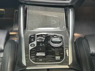 BMW X6 xDrive40d M Sport 1.HA PANO AHK 22LM H&K