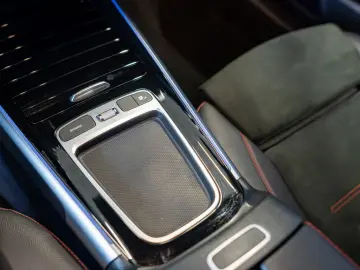 MERCEDES-BENZ GLB 250 4M AMG Sport Premium  LED Pano HUD