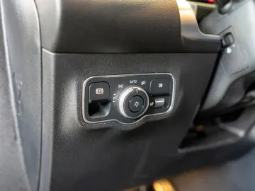 MERCEDES-BENZ GLB 250 4M AMG Sport Premium  LED Pano HUD