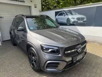 MERCEDES-BENZ GLB 200 AMG Line Pano Memory 360  AHK LED MBUX