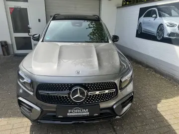 MERCEDES-BENZ GLB 200 AMG Line Pano Memory 360  AHK LED MBUX