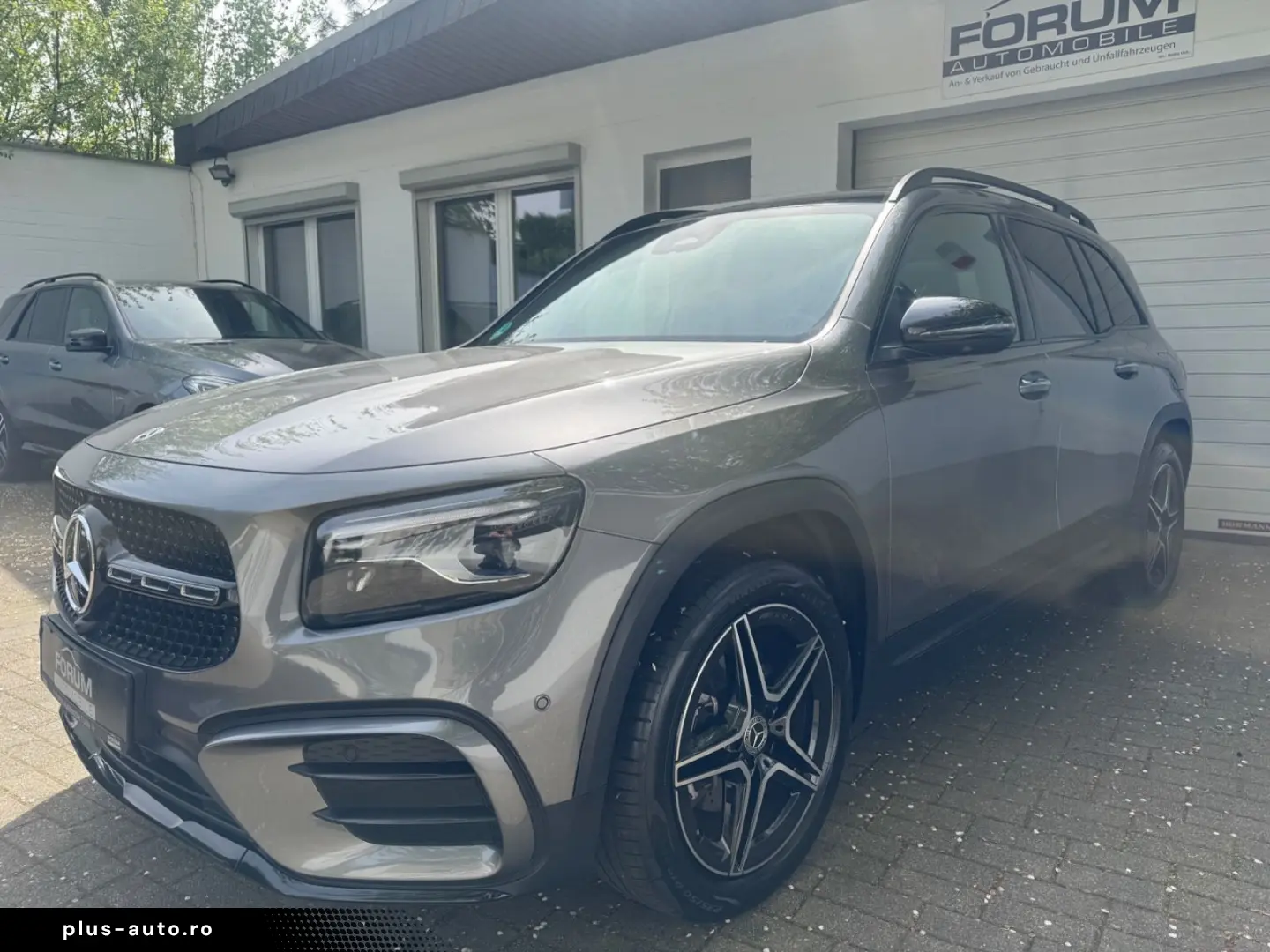 MERCEDES-BENZ GLB 200 AMG Line Pano Memory 360  AHK LED MBUX