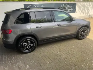 MERCEDES-BENZ GLB 200 AMG Line Pano Memory 360  AHK LED MBUX