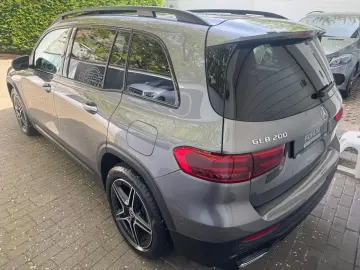 MERCEDES-BENZ GLB 200 AMG Line Pano Memory 360  AHK LED MBUX