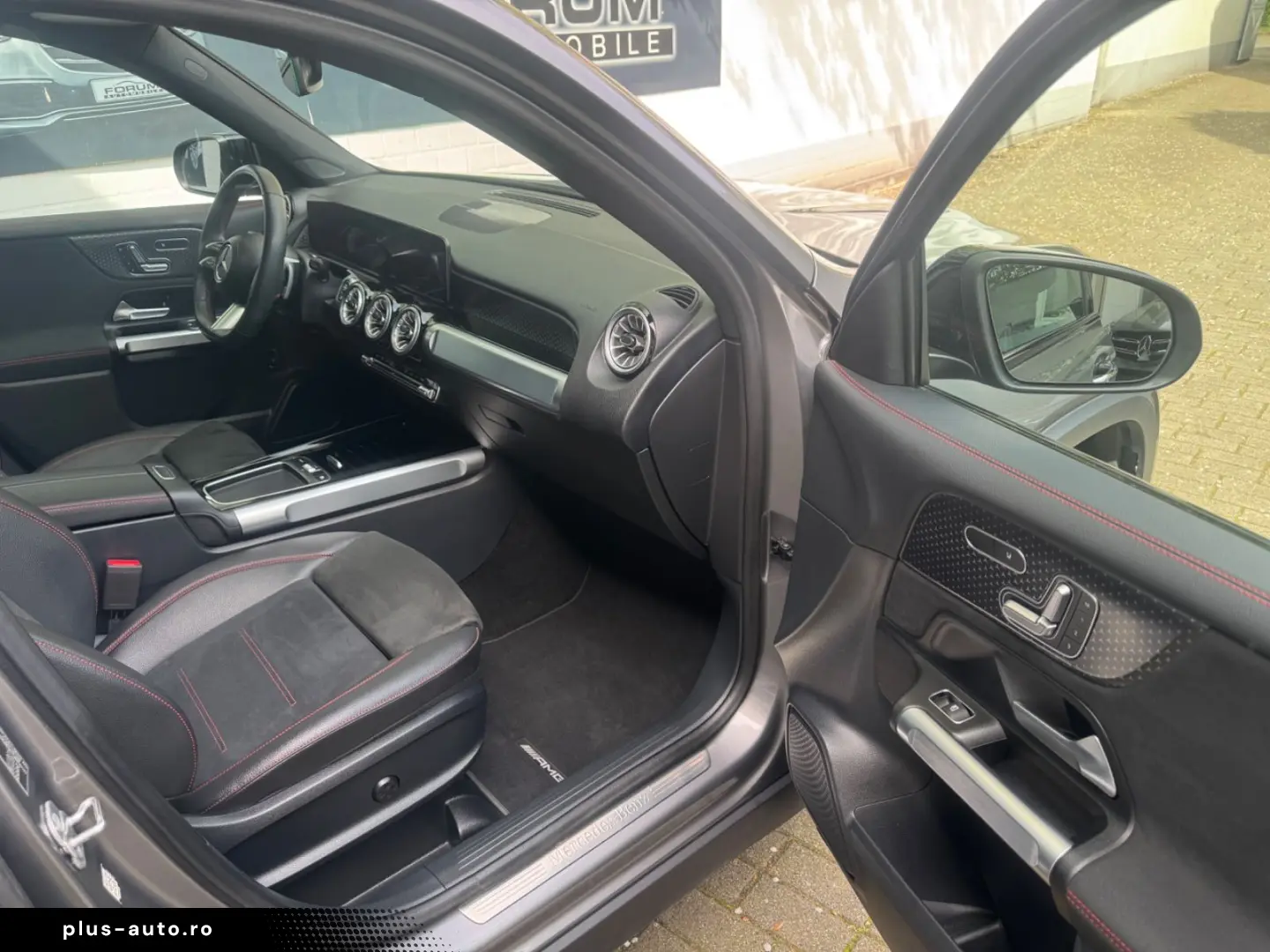 MERCEDES-BENZ GLB 200 AMG Line Pano Memory 360  AHK LED MBUX