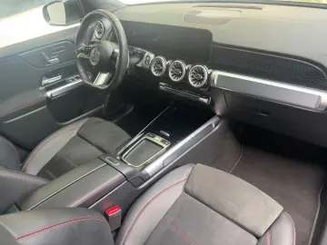 MERCEDES-BENZ GLB 200 AMG Line Pano Memory 360  AHK LED MBUX