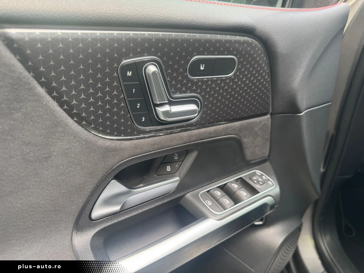 MERCEDES-BENZ GLB 200 AMG Line Pano Memory 360  AHK LED MBUX