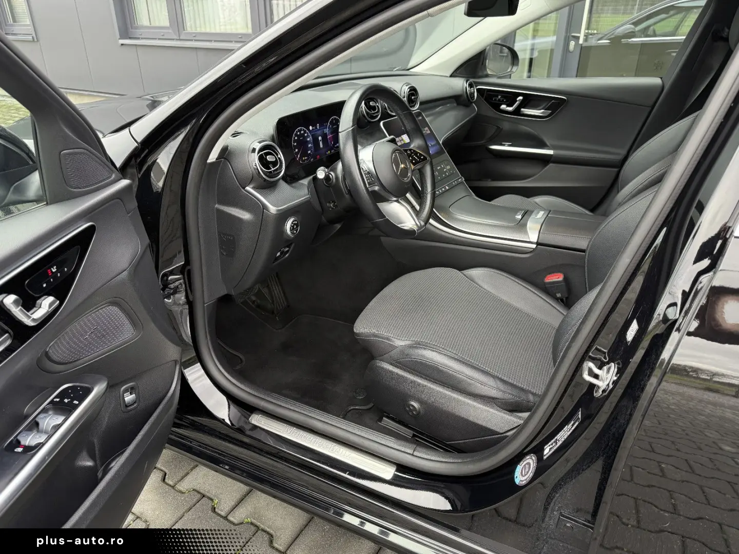 MERCEDES-BENZ C 220 d T AVANTGARDE LED KAMERA AHK.