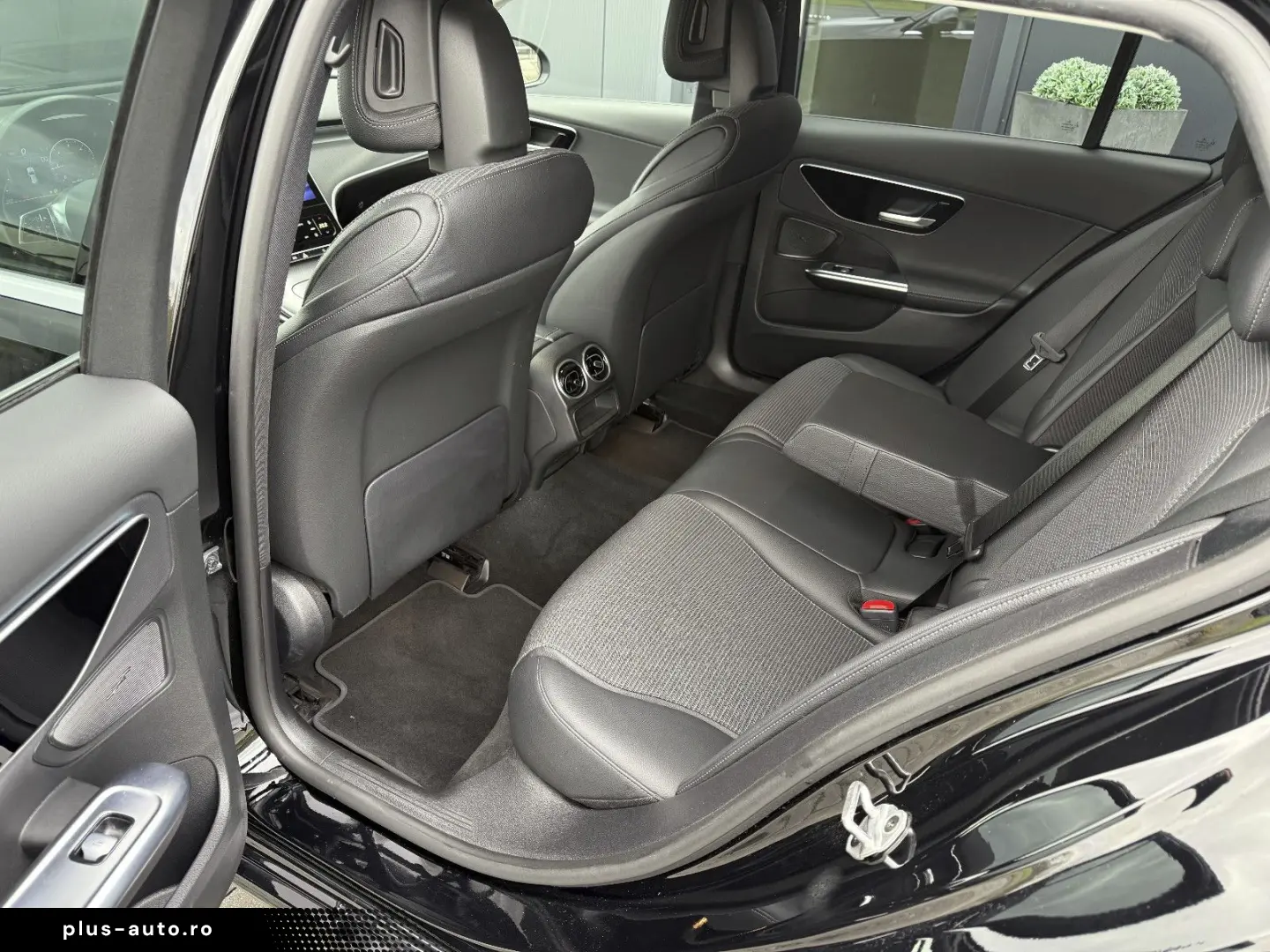MERCEDES-BENZ C 220 d T AVANTGARDE LED KAMERA AHK.