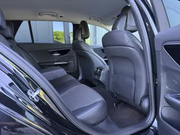 MERCEDES-BENZ C 220 d T AVANTGARDE LED KAMERA AHK.