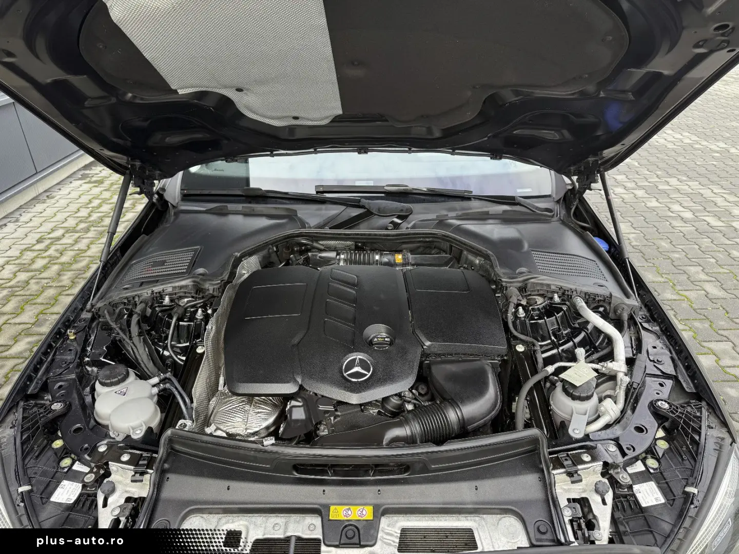 MERCEDES-BENZ C 220 d T AVANTGARDE LED KAMERA AHK.