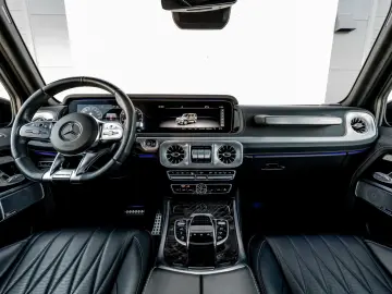 MERCEDES-BENZ G 63 AMG G Station Manufaktur V8