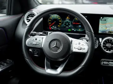 MERCEDES-BENZ EQA 250 AMG Night Panorama Memory Easy-P 360