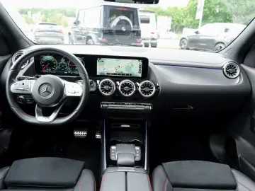MERCEDES-BENZ EQA 250 AMG Night Panorama Memory Easy-P 360