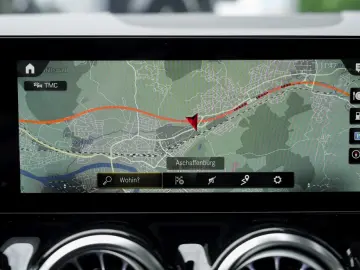 MERCEDES-BENZ EQA 250 AMG Night Panorama Memory Easy-P 360