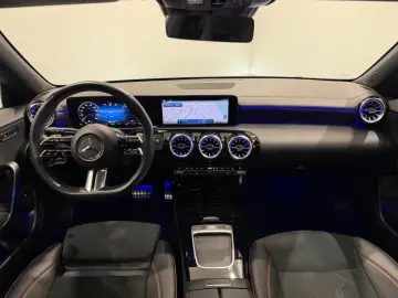 MERCEDES-BENZ CLA 250 Shooting Brake AMG-LINE PANO  360