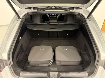 MERCEDES-BENZ CLA 250 Shooting Brake AMG-LINE PANO  360