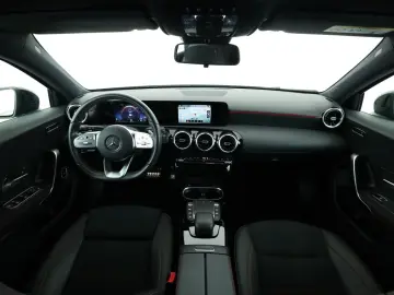 MERCEDES-BENZ A 250 e AMG-Line PTS Kamera LED Navi SpurH