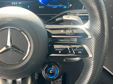 MERCEDES-BENZ EQE 43 AMG 4M Pano-Dach Distronic Memory