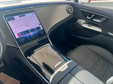 MERCEDES-BENZ EQE 43 AMG 4M Pano-Dach Distronic Memory