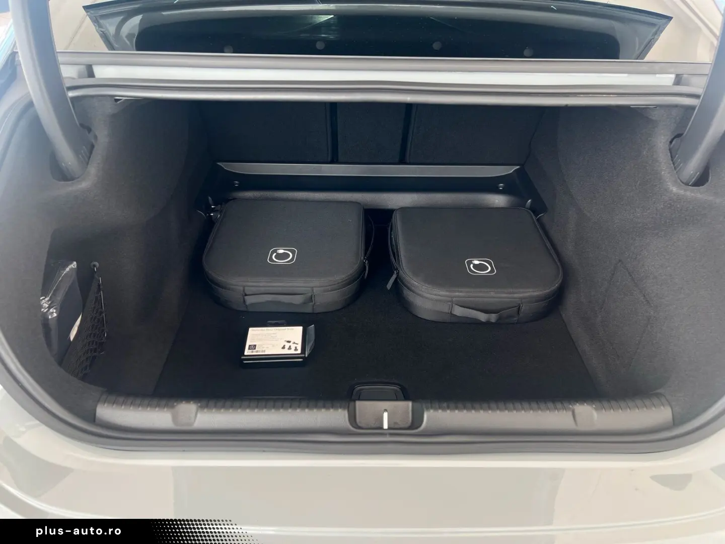 MERCEDES-BENZ EQE 43 AMG 4M Pano-Dach Distronic Memory