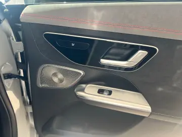 MERCEDES-BENZ EQE 43 AMG 4M Pano-Dach Distronic Memory