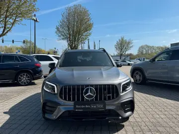 MERCEDES-BENZ GLB 35 4M Distro Pano Multibeam PerfoLenkrad