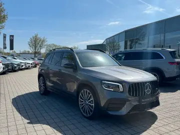 MERCEDES-BENZ GLB 35 4M Distro Pano Multibeam PerfoLenkrad