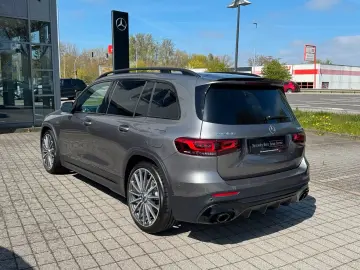 MERCEDES-BENZ GLB 35 4M Distro Pano Multibeam PerfoLenkrad