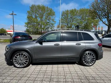 MERCEDES-BENZ GLB 35 4M Distro Pano Multibeam PerfoLenkrad